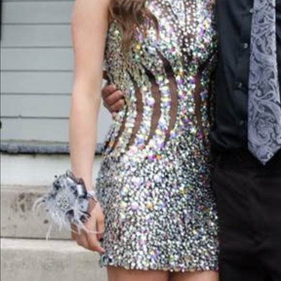 Prom dress - Picture 3 of 6